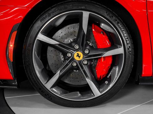 Used 2022 Ferrari SF90 Spider image 19