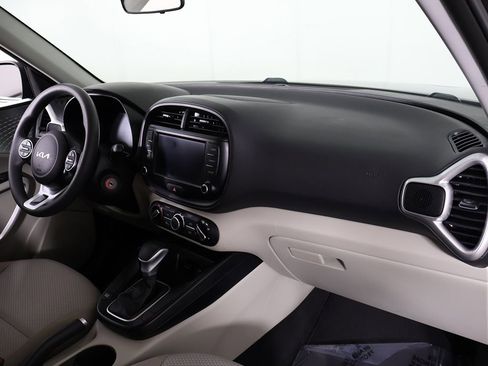Used 2023 Kia Soul LX FWD image 24