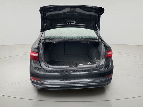 Used 2022 Volkswagen Jetta SE w/ Panoramic Sunroof Package FWD image 9