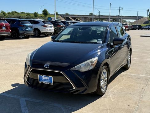Used 2017 Toyota Yaris iA image 1
