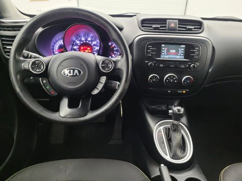 Used 2016 Kia Soul + image 22