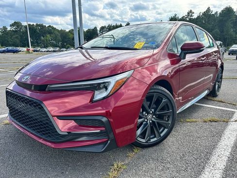 Used 2025 Toyota Corolla SE w/ Convenience Package FWD image 2