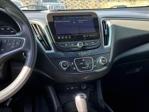 Used 2020 Chevrolet Malibu LS FWD image 5