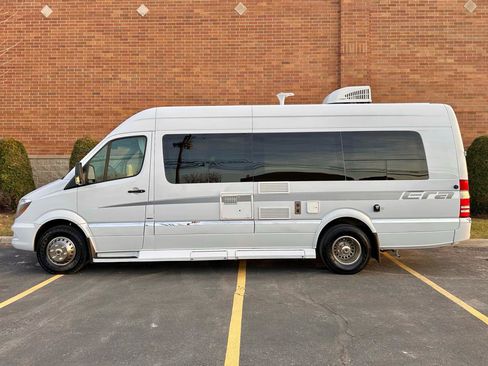 Used 2014 Mercedes-Benz Sprinter 3500 image 3