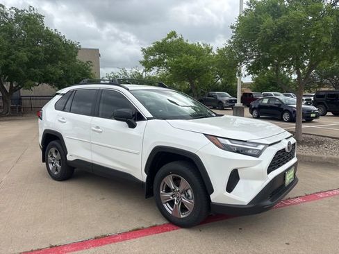 Used 2025 Toyota RAV4 LE image 3