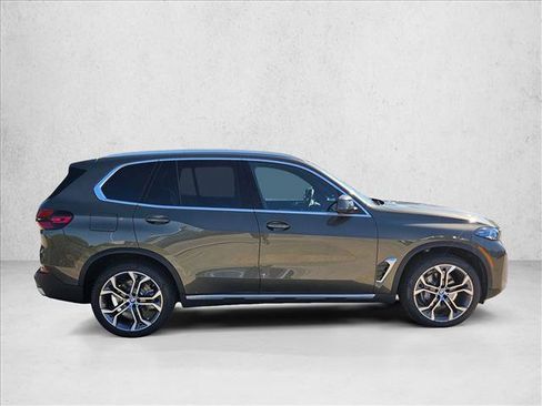 Used 2026 BMW X5 xDrive40i w/ Climate Comfort Package AWD/4WD image 4