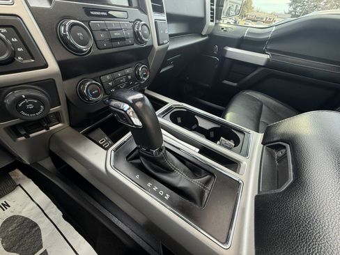 Used 2019 Ford F150 Lariat image 18