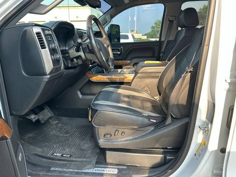 Used 2019 Chevrolet Silverado 3500 High Country w/ Duramax Plus Package AWD/4WD image 8