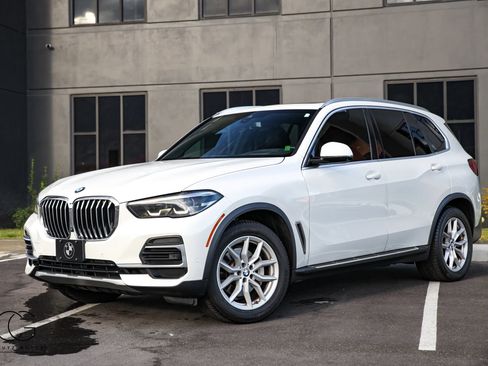 Used 2023 BMW X5 xDrive40i AWD/4WD image 3