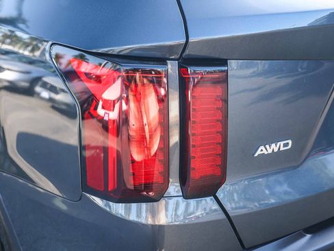 Used 2022 Kia Sorento S w/ Panoramic Sunroof Package image 8