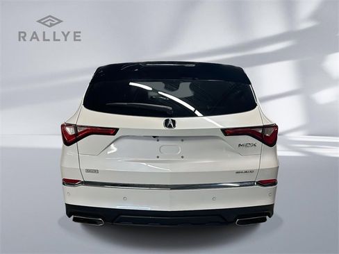 Used 2023 Acura MDX SH-AWD w/ Technology Package image 4
