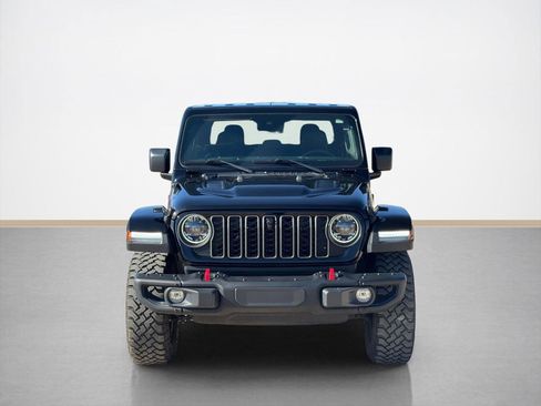 Used 2024 Jeep Gladiator Rubicon image 2