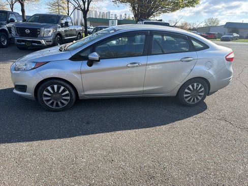 Used 2014 Ford Fiesta S image 2