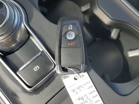 Used 2024 Ford Edge SE image 29