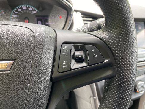 Used 2018 Chevrolet Trax LS FWD image 19