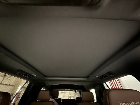 Certified 2025 Chevrolet Tahoe High Country w/ Sun And Tow Package image 18