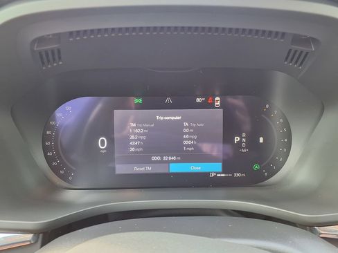 Certified 2024 Volvo XC60 B5 Plus AWD/4WD image 31