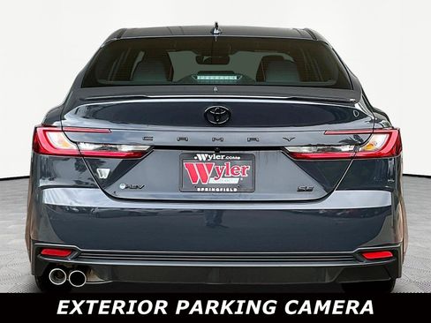 Used 2025 Toyota Camry SE w/ Convenience Package FWD image 5