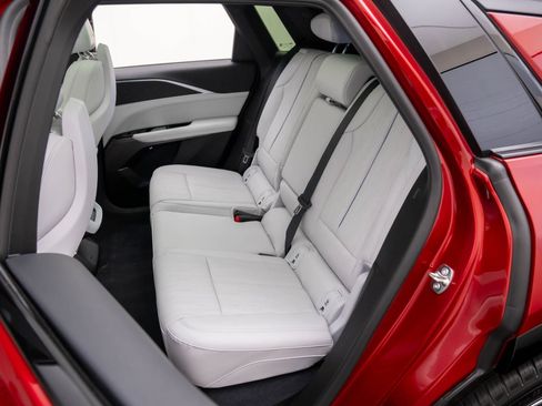 New 2026 Cadillac Lyriq Sport image 18