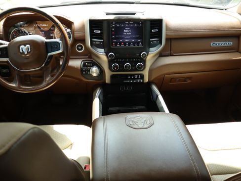 Used 2020 RAM 1500 Laramie AWD/4WD image 25