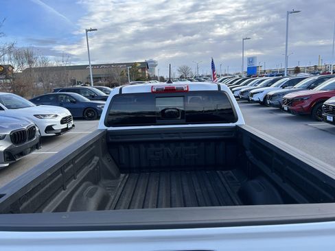 Used 2022 GMC Canyon Elevation image 15