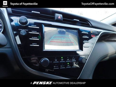 Used 2018 Toyota Camry LE image 6