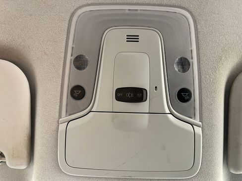 Used 2018 Toyota Prius Prime Premium image 28