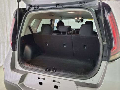 Used 2023 Kia Soul LX w/ LX Technology Package image 38