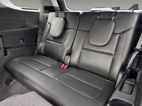 Used 2022 Ford Explorer XLT w/ Equipment Group 202A image 18