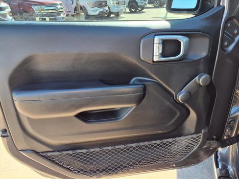 Used 2018 Jeep Wrangler Unlimited Sport image 22