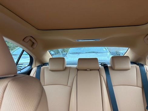 Used 2024 Lexus ES 350 w/ Premium Package FWD image 27