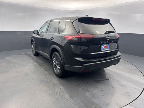 Used 2024 Nissan Rogue S image 5