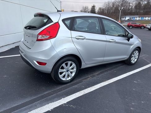 Used 2013 Ford Fiesta SE image 4