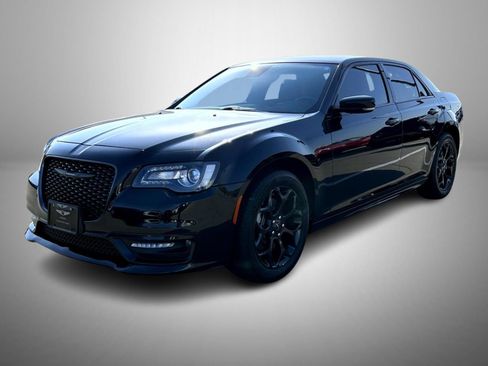 Used 2022 Chrysler 300 Touring L w/ Comfort Group AWD/4WD image 1