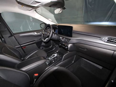 Used 2025 Ford Escape SE w/ Class II Trailer Tow Package FWD image 21