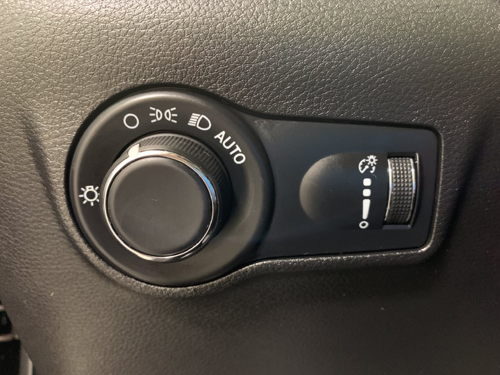 Used 2025 Jeep Compass Sport AWD/4WD image 11