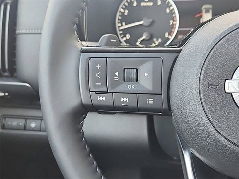 New 2025 Nissan Pathfinder SL image 11