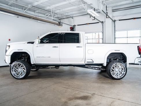 Used 2024 GMC Sierra 2500 Denali Ultimate w/ Max Trailering Package image 8