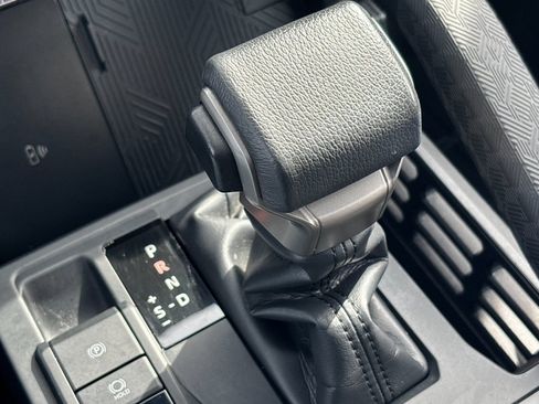 Used 2024 Toyota Tacoma Limited w/ Limited Package (LT) image 22