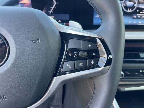 Used 2025 BMW 330i Sedan image 19