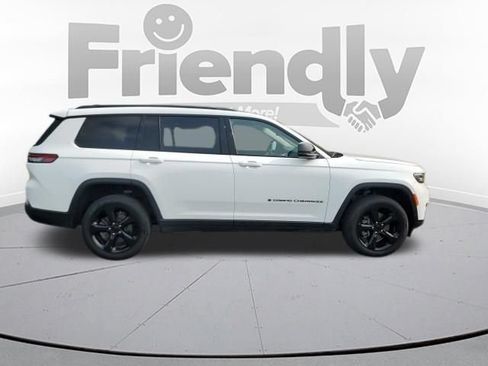 Used 2023 Jeep Grand Cherokee L Limited w/ Black Appearance Package AWD/4WD image 6