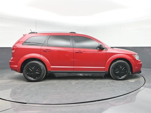 Used 2017 Dodge Journey SE w/ Flexible Seating Group FWD image 4