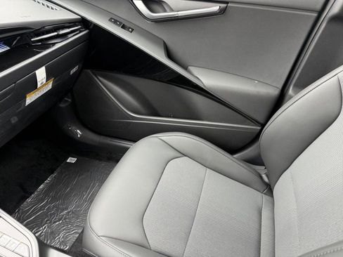 New 2026 Kia Niro EX image 16