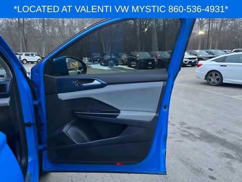 Certified 2023 Volkswagen Taos SE w/ Panoramic Sunroof Package image 25