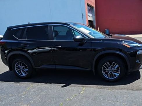 Used 2023 Nissan Rogue S AWD/4WD image 9