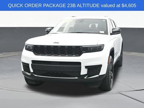 Used 2023 Jeep Grand Cherokee L Laredo AWD/4WD image 2
