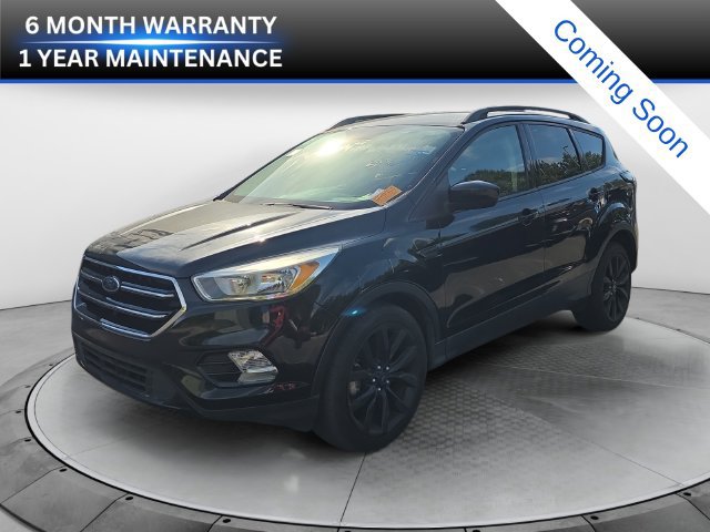 Used 2017 Ford Escape SE w/ Equipment Group 201A FWD image 1