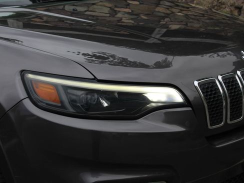 Used 2019 Jeep Cherokee Limited image 35