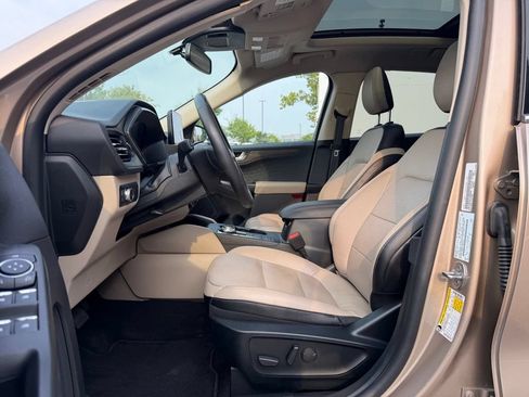 Used 2020 Ford Escape Titanium AWD/4WD image 9