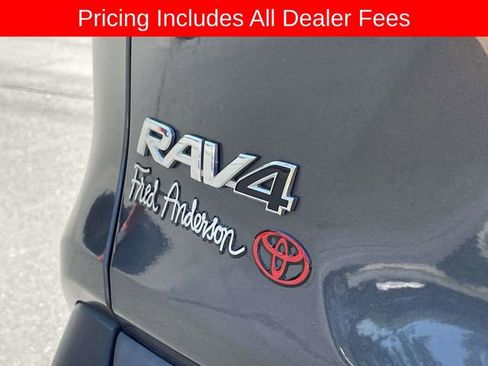Used 2021 Toyota RAV4 XLE AWD/4WD image 11
